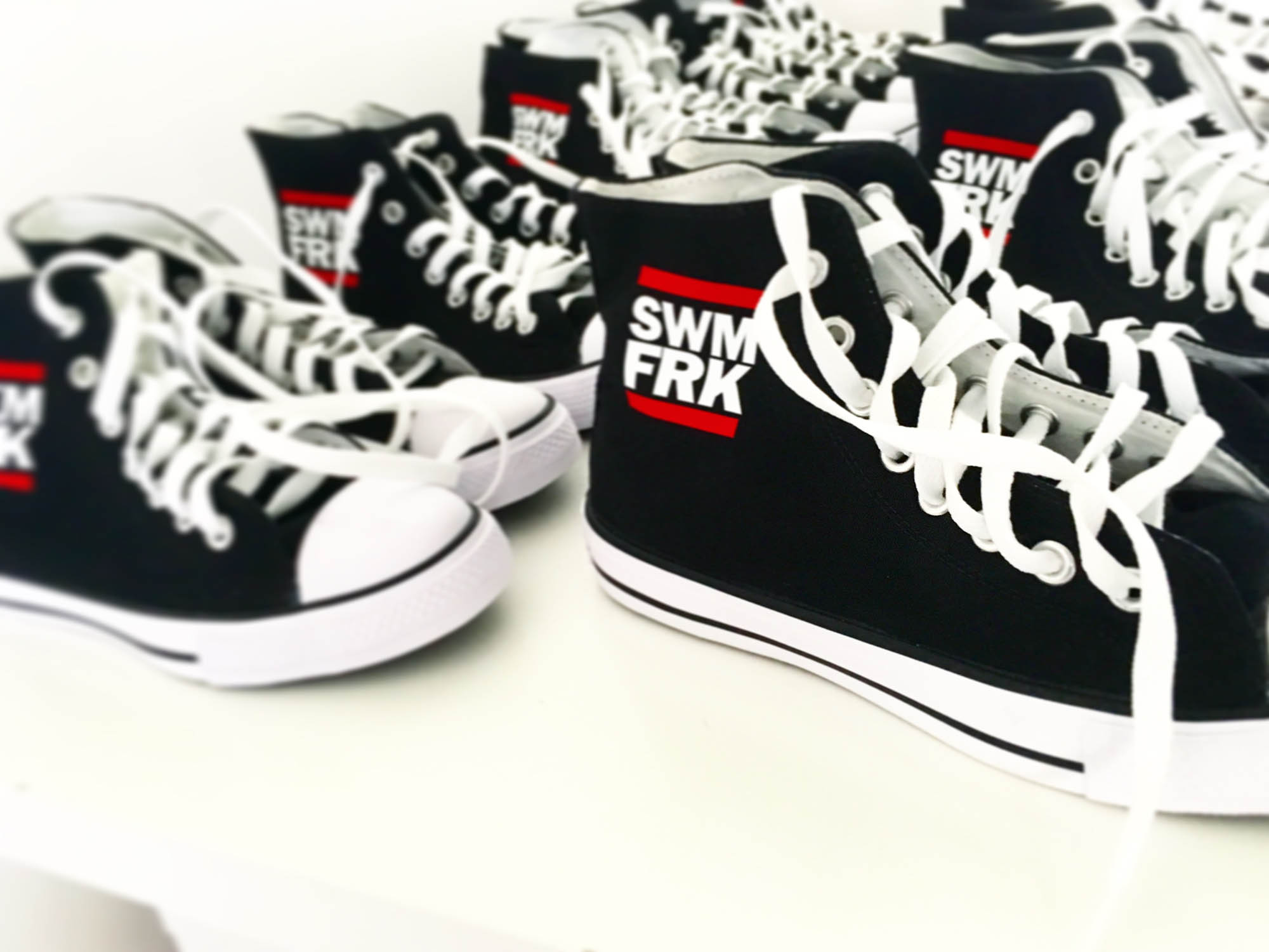 Swimfreak Sneakers | auf Wunsch mit Namensdruck