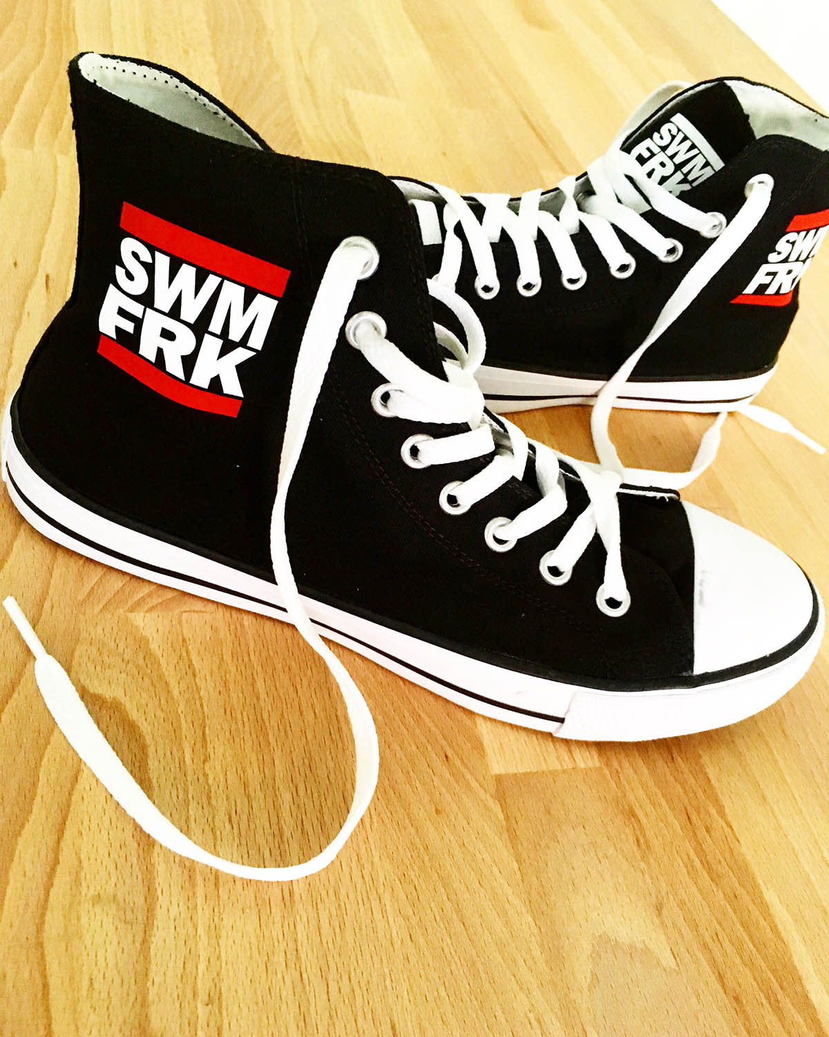 Swimfreak Sneakers | auf Wunsch mit Namensdruck